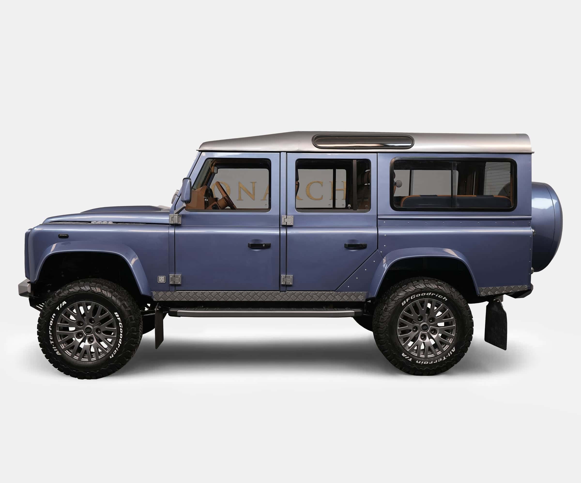 Custom Land Rover Defender in blue with luxury details