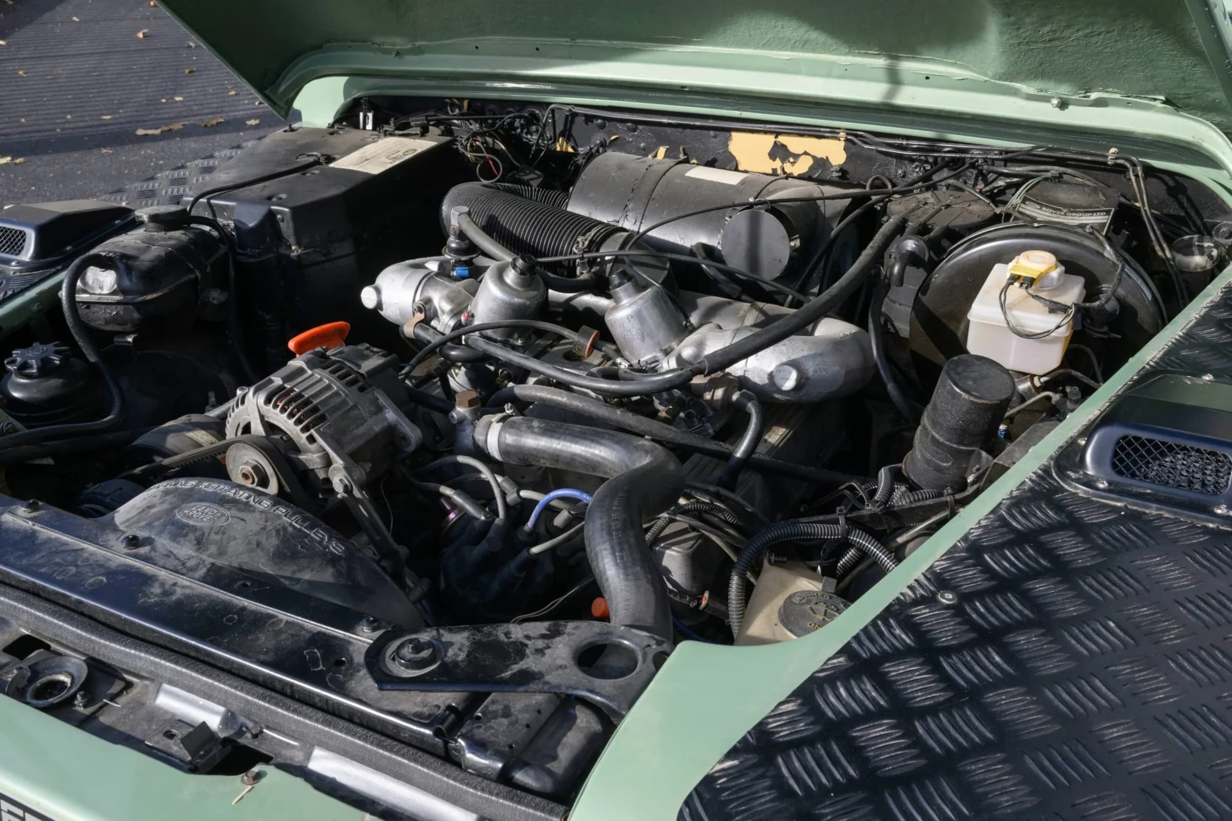 Close-up of a 300Tdi engine bay, showing the mechanical fuel injection system and turbo placement