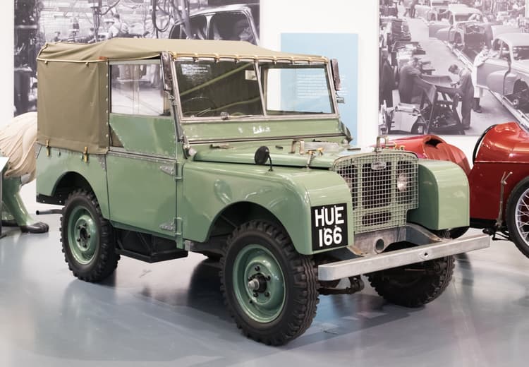 Old Ranfe Rover Defender Old Land Rover Defender: Guide to Iconic Classics & Restorations ...