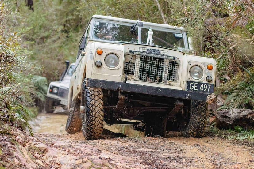 Old Ranfe Rover Defender Vintage Land Rover Defender: The Ultimate Collector’s Buying Guide ...