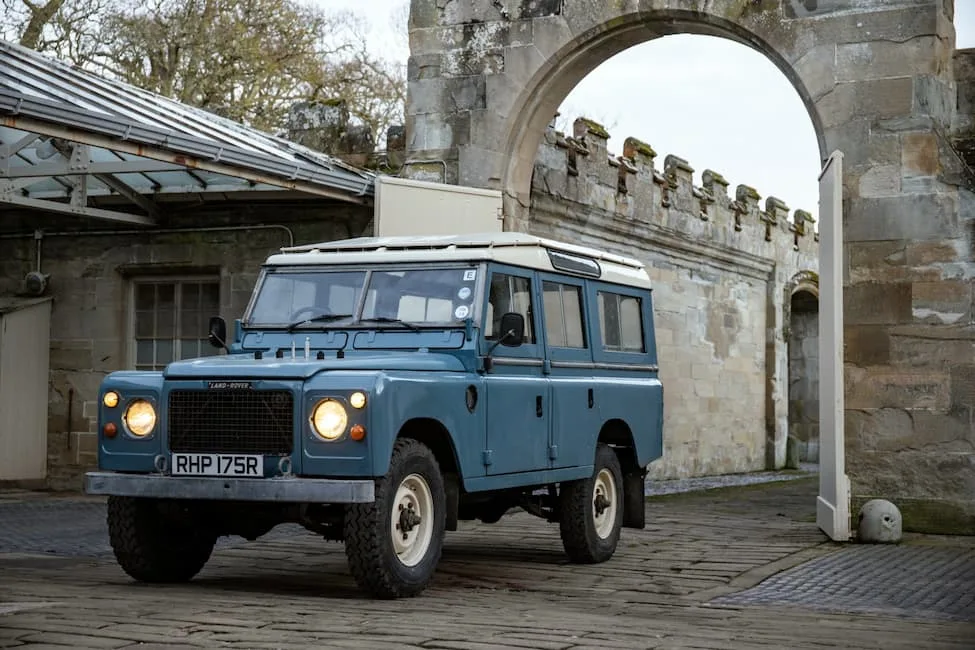 1980s land rover defender blue